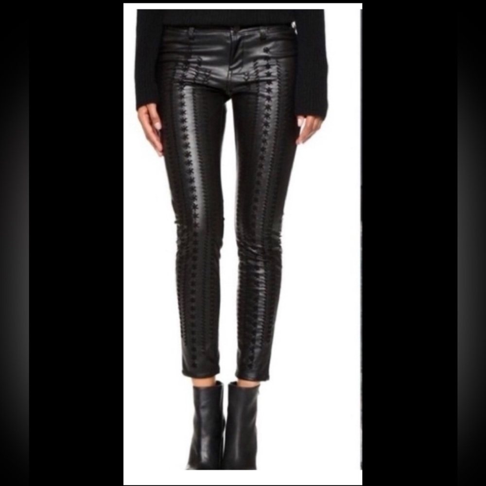 BLANK NYC FAUX LEATHER EMBROIDERED STITCH UP SKINNY PANTS SIZE 25 MINT CONDITION
